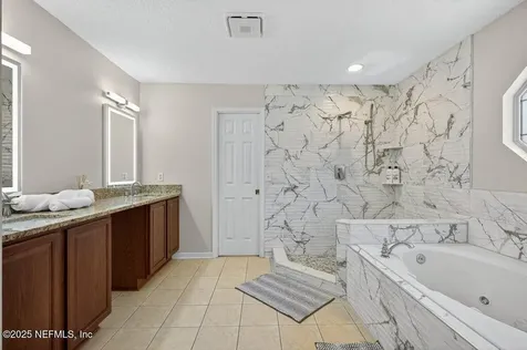 525 Hardeeville Court Jacksonville FL 32218