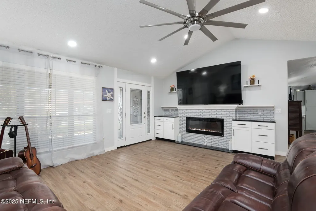 8499 Bandera Circle W Jacksonville FL 32244