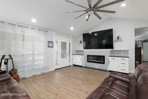 8499 Bandera Circle W Jacksonville FL 32244