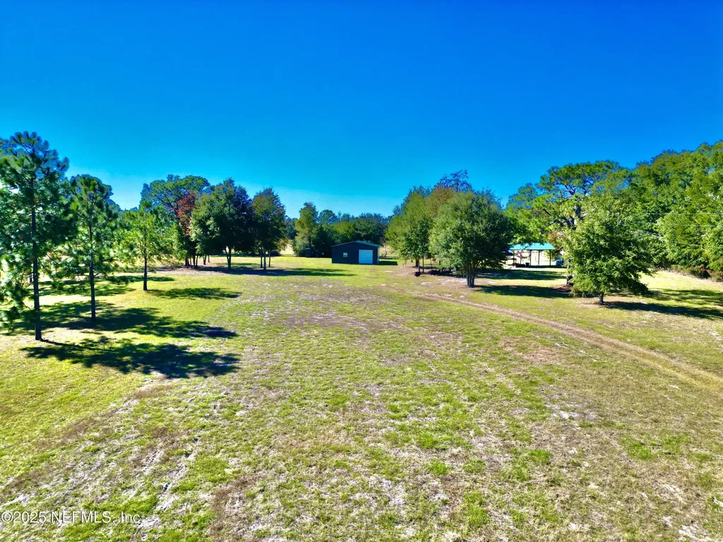 383 N State Road 21 Hawthorne FL 32640