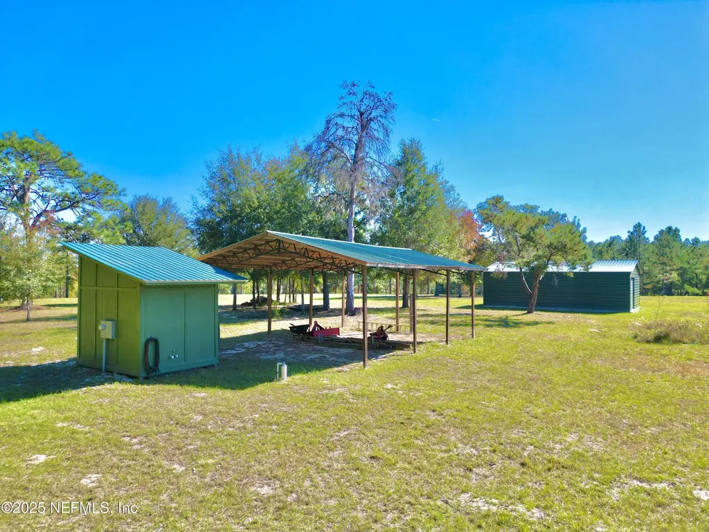 383 N State Road 21 Hawthorne FL 32640