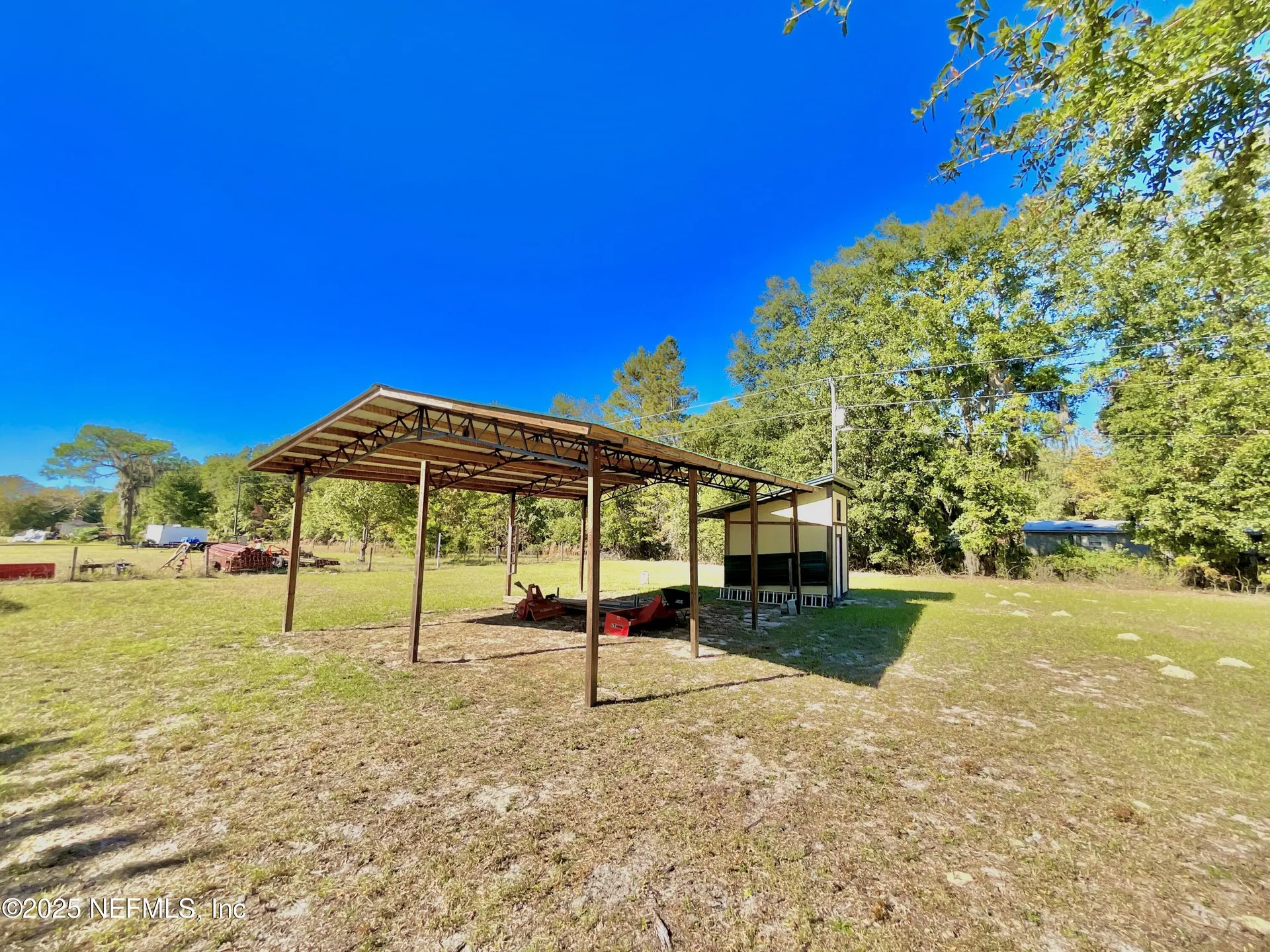 383 N State Road 21 Hawthorne FL 32640