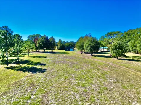 383 N State Road 21 Hawthorne FL 32640