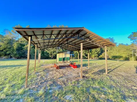 383 N State Road 21 Hawthorne FL 32640