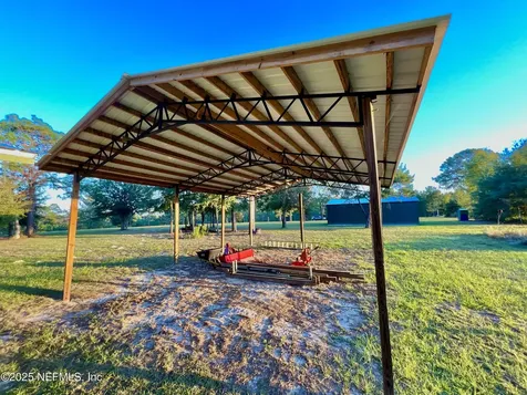 383 N State Road 21 Hawthorne FL 32640