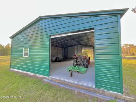 383 N State Road 21 Hawthorne FL 32640