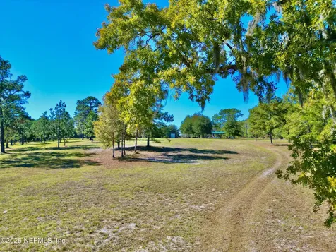 383 N State Road 21 Hawthorne FL 32640
