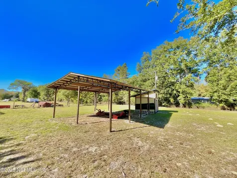 383 N State Road 21 Hawthorne FL 32640