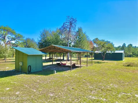 383 N State Road 21 Hawthorne FL 32640