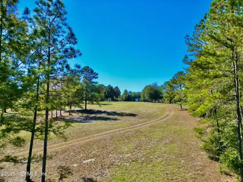 383 N State Road 21 Hawthorne FL 32640