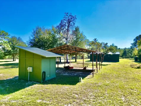 383 N State Road 21 Hawthorne FL 32640