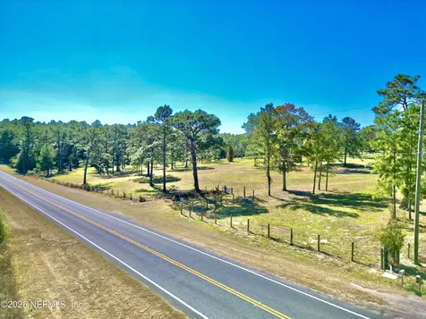 383 N State Road 21 Hawthorne FL 32640