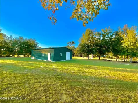 383 N State Road 21 Hawthorne FL 32640
