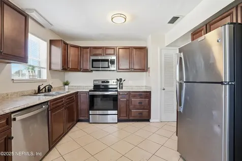 7074 Barkwood Drive Jacksonville FL 32277