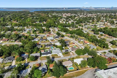 7074 Barkwood Drive Jacksonville FL 32277