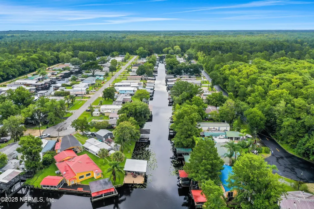 115 Walt Lane Satsuma FL 32189