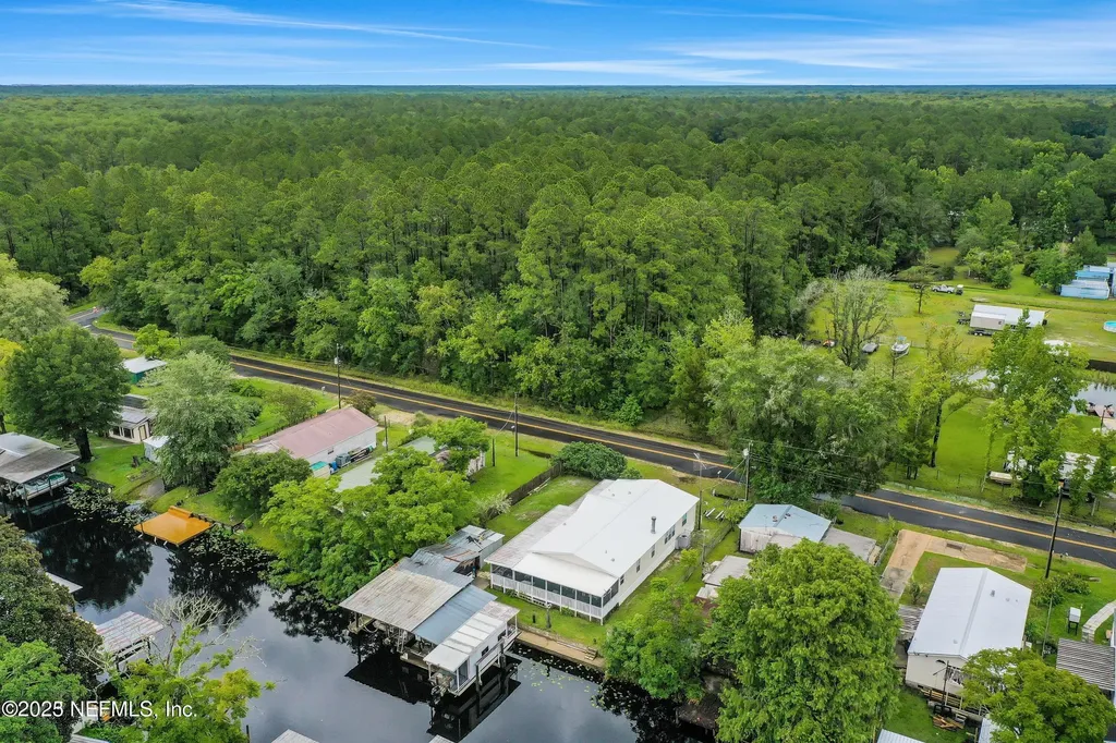 115 Walt Lane Satsuma FL 32189
