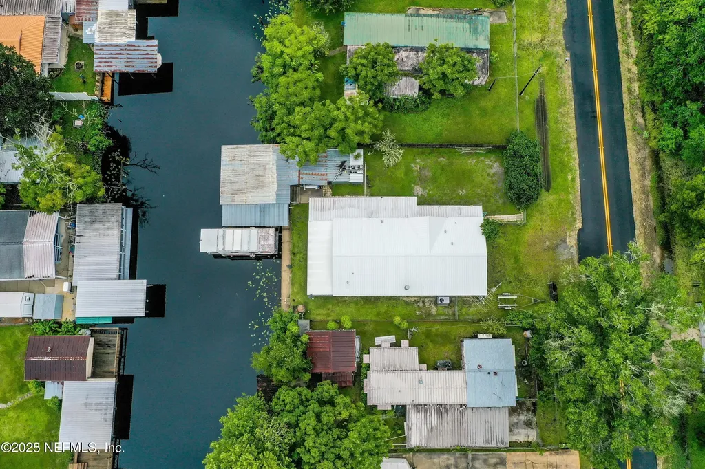 115 Walt Lane Satsuma FL 32189