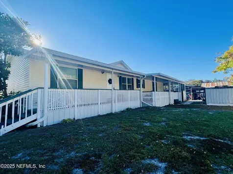 115 Walt Lane Satsuma FL 32189