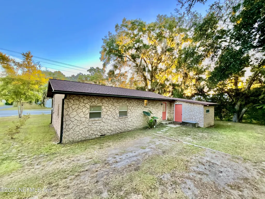 18713 Charlotte Avenue Brooker FL 32622