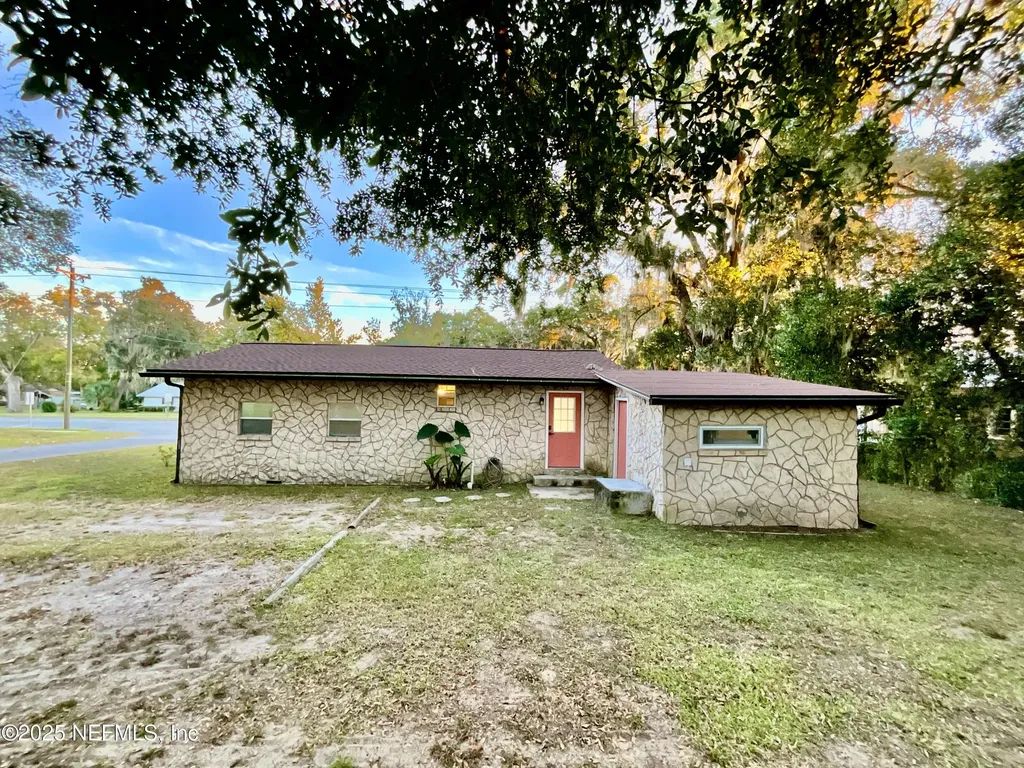 18713 Charlotte Avenue Brooker FL 32622