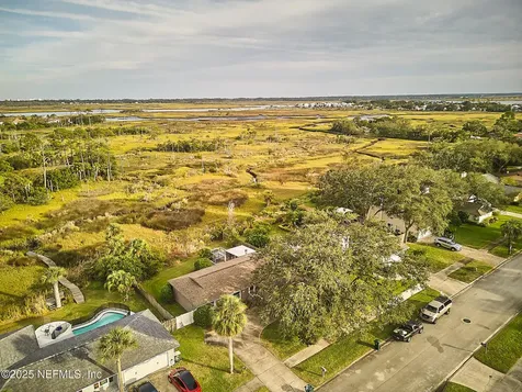 3789 Luth Drive E Jacksonville FL 32250