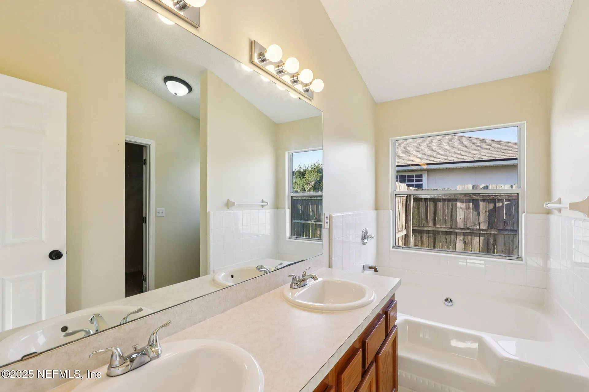 2498 Bentwater Drive W Jacksonville FL 32246
