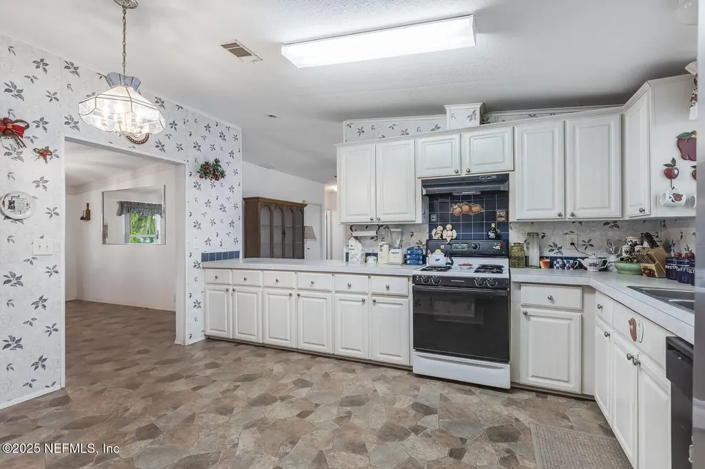 101 Palmland Avenue Satsuma FL 32189