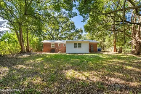 5557 Cleveland Road Jacksonville FL 32209