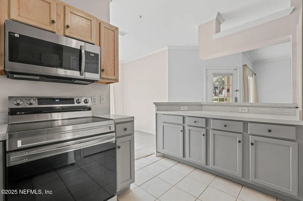 7800 Point Meadows Drive Jacksonville FL 32256