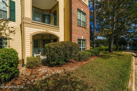 7800 Point Meadows Drive Jacksonville FL 32256