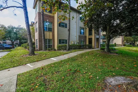 7800 Point Meadows Drive Jacksonville FL 32256
