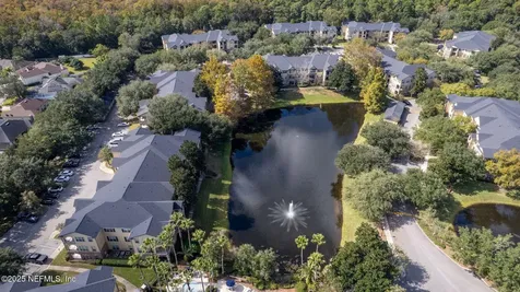 7800 Point Meadows Drive Jacksonville FL 32256