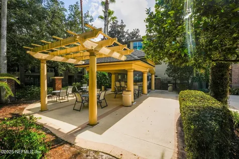 7800 Point Meadows Drive Jacksonville FL 32256