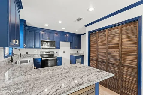 462 W 61st Street Jacksonville FL 32208