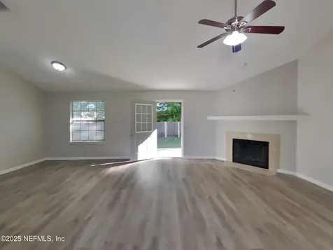 2024 Farm Way Middleburg FL 32068