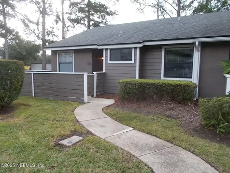 8437 Long Meadow Circle N Jacksonville FL 32244