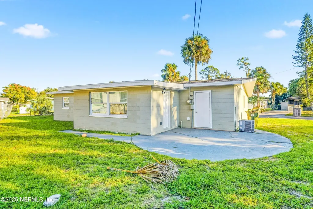 1598 3rd Street Daytona Beach FL 32117