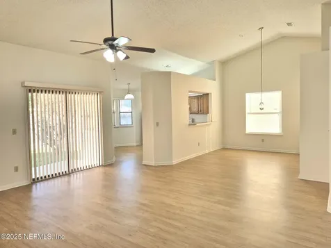8229 Hamden Circle W Jacksonville FL 32244