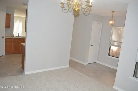 7724 Highchair Lane Jacksonville FL 32210