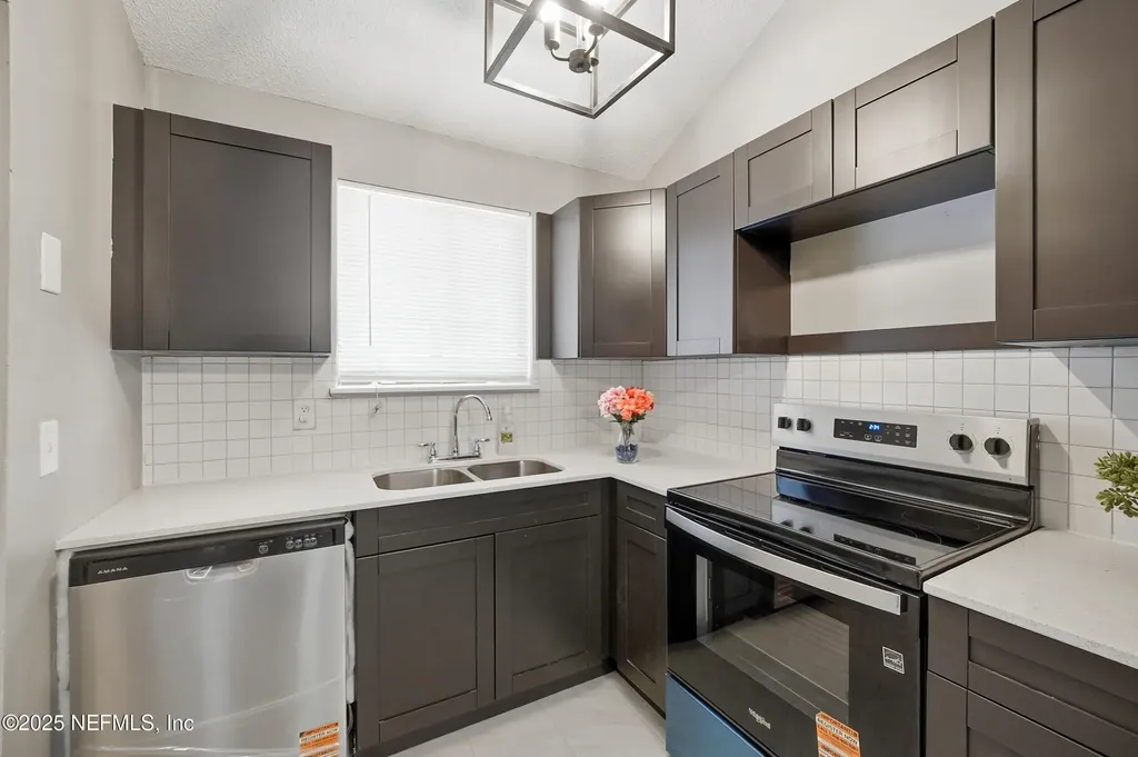 2424 Seabury Place N Jacksonville FL 32246