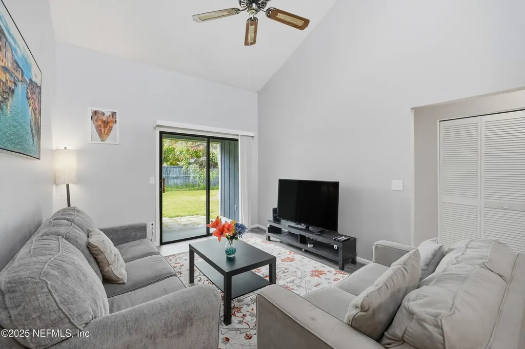 2424 Seabury Place N Jacksonville FL 32246