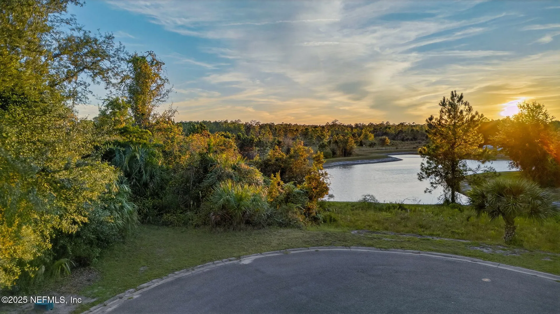 211 Village Drive Welaka FL 32193