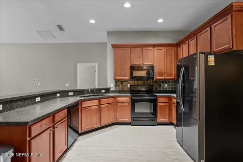 536 Summer Breeze Drive N Jacksonville FL 32218