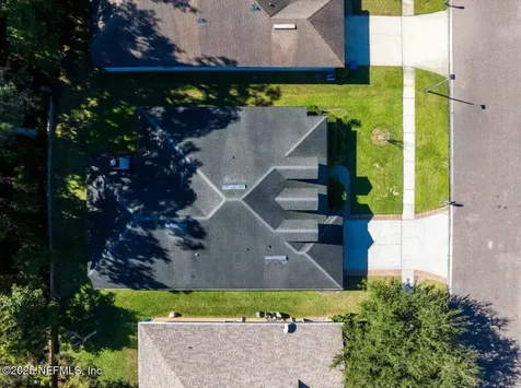 536 Summer Breeze Drive N Jacksonville FL 32218