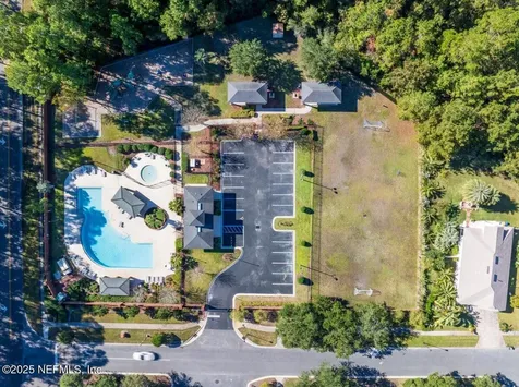536 Summer Breeze Drive N Jacksonville FL 32218