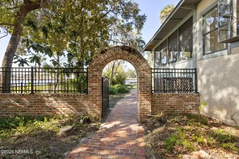 6750 Oakwood Drive Jacksonville FL 32211