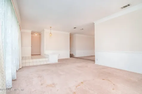 1122 Catalina Road W Jacksonville FL 32216