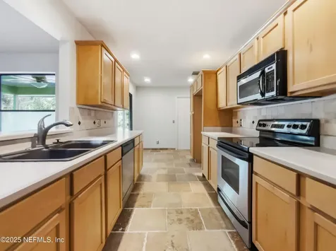2440 Deloach Lane Jacksonville FL 32216