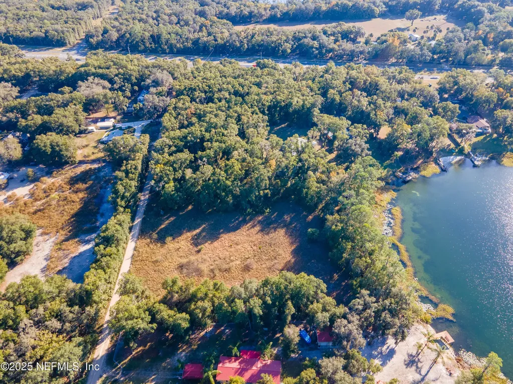 305 N West Street Interlachen FL 32148